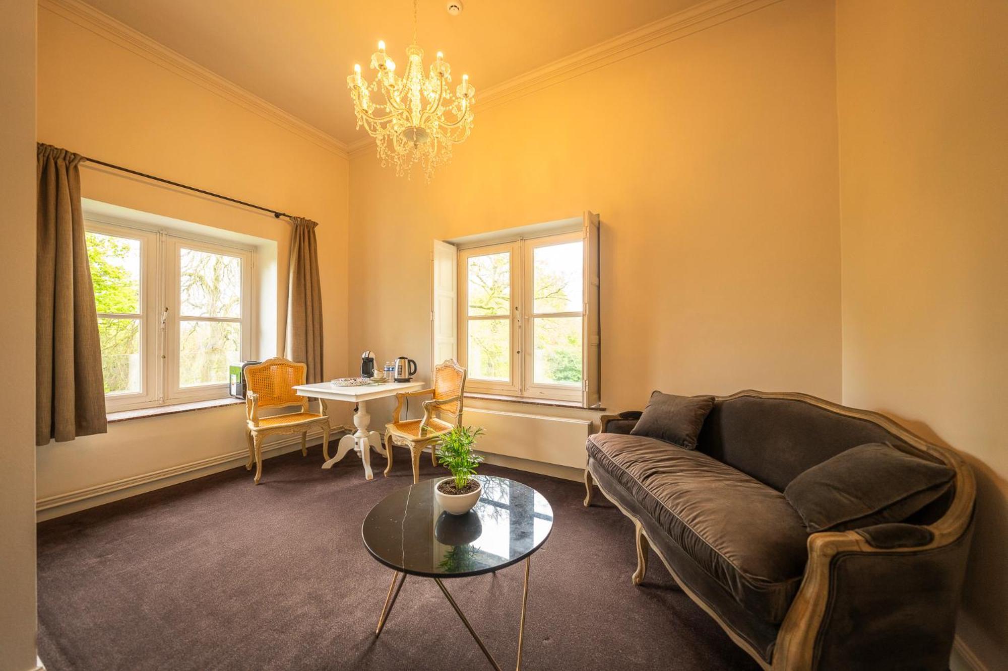 Leyselebeke Castle Bed & Breakfast